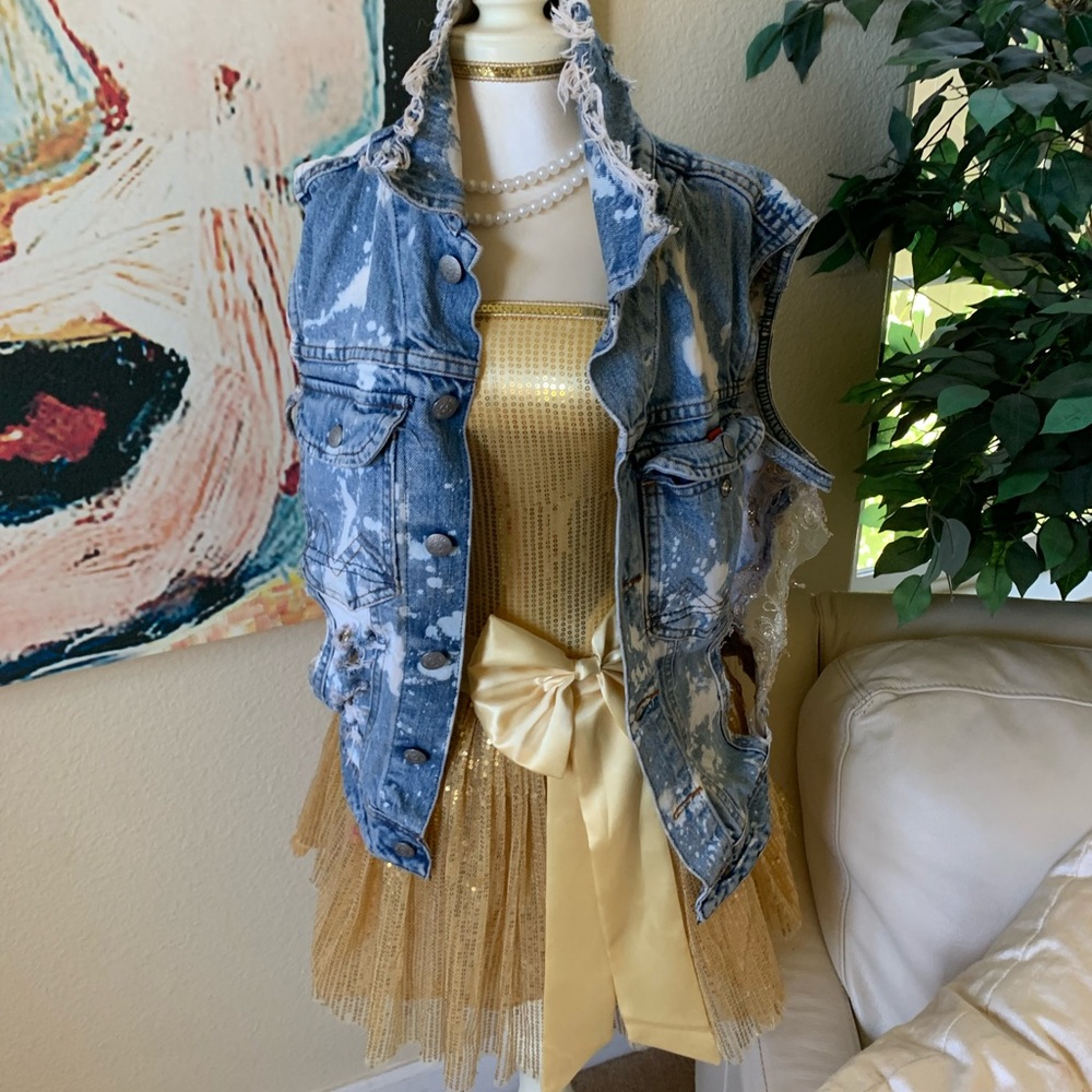 Denim vest with lace detail